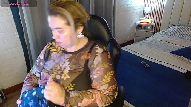 bella savati online show from February 18, 2026, 11:34 pm