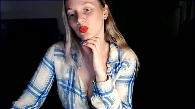 Snapshot of Shantidol chatting on June 17, 2026, 10:41 pm Shantidol online show from June 17, 2026, 10:41 pm