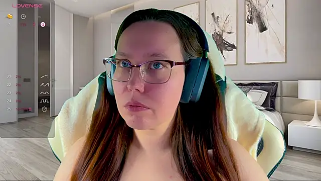 Snapshot of Victoria_Romans chatting on October 23, 2025, 8:13 am Victoria Romans online show from October 23, 2025, 8:13 am