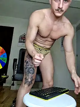 Snapshot of MasterLeo4you chatting on June 10, 2026, 9:49 pm MasterLeo4you online show from June 10, 2026, 9:49 pm
