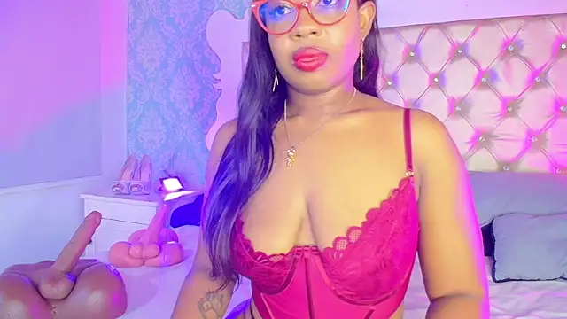 Snapshot of CaseyMoon chatting on April 30, 2026, 12:34 pm CaseyMoon online show from April 30, 2026, 12:34 pm