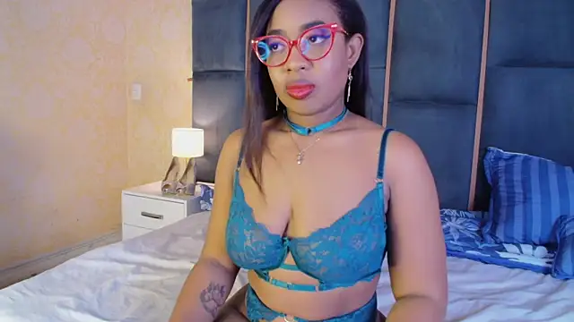 CaseyMoon online show from December 21, 2025, 12:40 pm