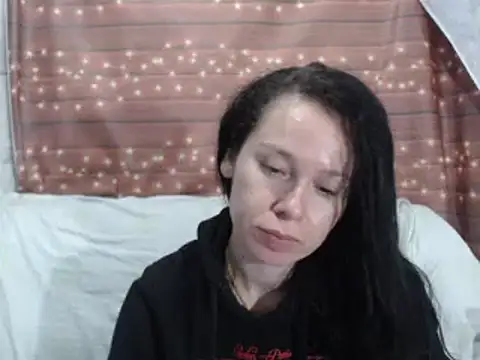 Snapshot of Venusluxodomme chatting on November 6, 2025, 7:18 pm Venusluxodomme online show from November 6, 2025, 7:18 pm