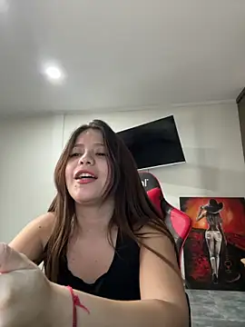 Snapshot of kiarafonseca_ chatting on February 14, 2025, 12:51 am kiarafonseca  online show from February 14, 2025, 12:51 am