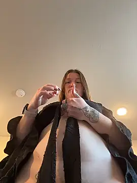 PussiesnCream  online show from November 13, 2025, 4:11 pm