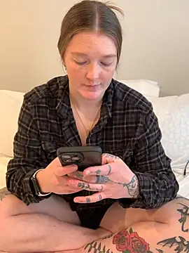 PussiesnCream  online show from February 18, 2026, 9:11 pm