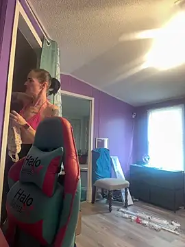 Snapshot of lolabunny9 chatting on December 3, 2025, 6:07 pm lolabunny9 online show from December 3, 2025, 6:07 pm