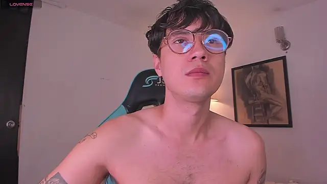 Snapshot of LeaneSeb chatting on November 22, 2025, 10:47 am LeaneSeb online show from November 22, 2025, 10:47 am