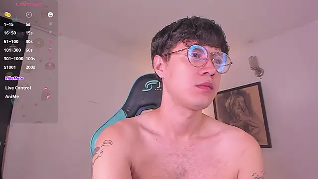 Snapshot of LeaneSeb chatting on November 21, 2025, 11:09 am LeaneSeb online show from November 21, 2025, 11:09 am