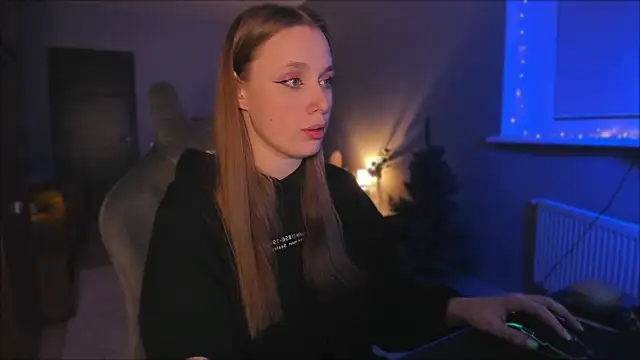 Snapshot of Rachel_Ro chatting on December 15, 2024, 6:48 pm Rachel Ro online show from December 15, 2024, 6:48 pm