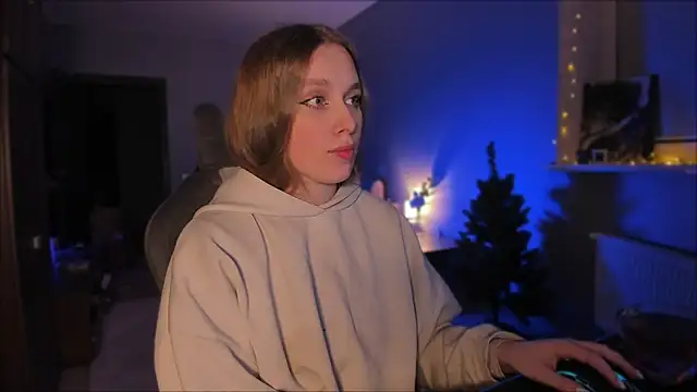 Snapshot of Rachel_Ro chatting on December 14, 2024, 3:50 am Rachel Ro online show from December 14, 2024, 3:50 am