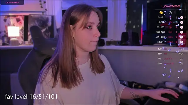 Snapshot of Rachel_Ro chatting on October 28, 2025, 6:40 pm Rachel Ro online show from October 28, 2025, 6:40 pm