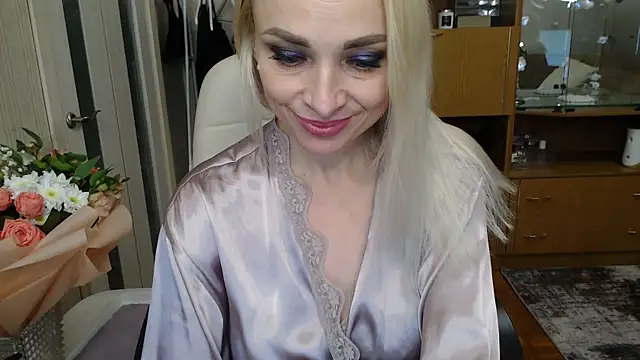 Snapshot of Mika_Passion chatting on February 14, 2025, 2:12 pm Mika Passion online show from February 14, 2025, 2:12 pm