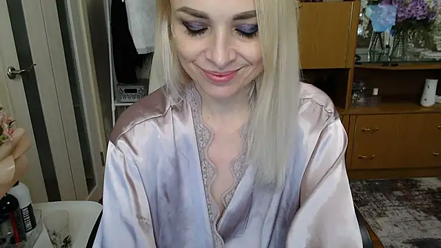 Snapshot of Mika_Passion chatting on February 16, 2025, 3:48 pm Mika Passion online show from February 16, 2025, 3:48 pm