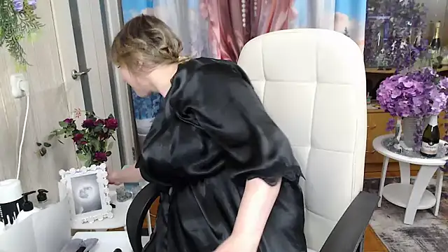 Mika Passion online show from March 28, 2026, 8:04 am