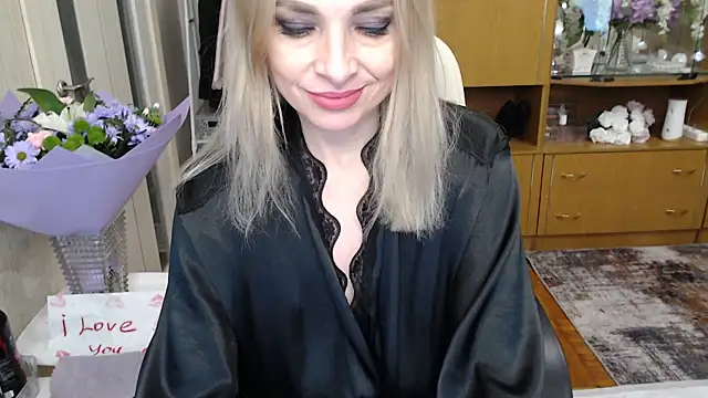 Snapshot of Mika_Passion chatting on March 10, 2025, 12:38 pm Mika Passion online show from March 10, 2025, 12:38 pm