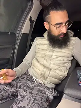 Av0caT online show from December 17, 2025, 12:37 am