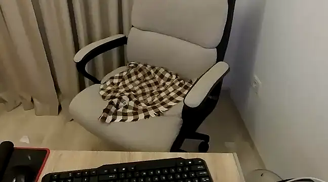 Snapshot of Aliss_Hottie chatting on February 2, 2025, 1:55 am Aliss Hottie online show from February 2, 2025, 1:55 am