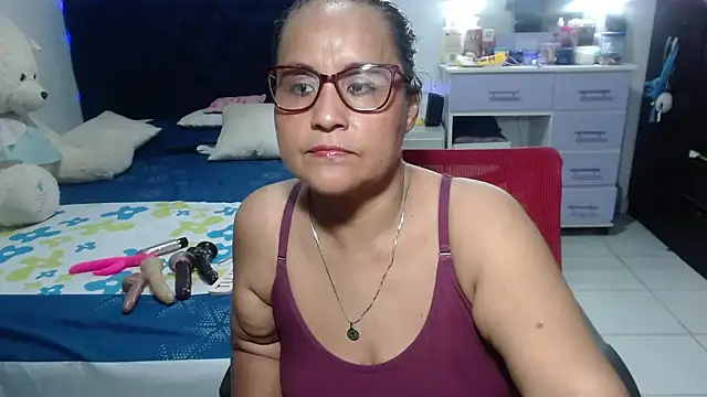 pervert mommy  online show from April 10, 2026, 10:33 am