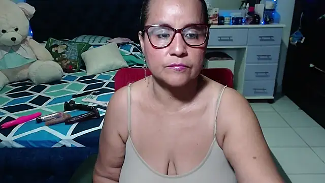 pervert mommy  online show from December 20, 2025, 11:02 am