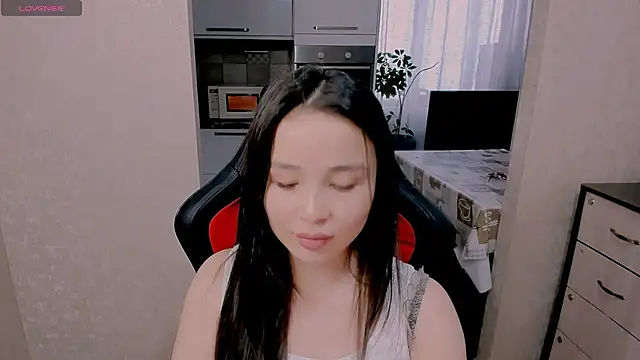 AyaMoon online show from December 2, 2025, 5:31 am