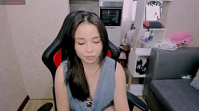 AyaMoon online show from October 6, 2025, 4:57 am