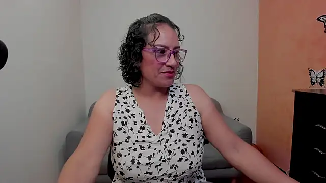 Snapshot of scarlet_wet chatting on June 19, 2026, 11:42 pm scarlet wet online show from June 19, 2026, 11:42 pm