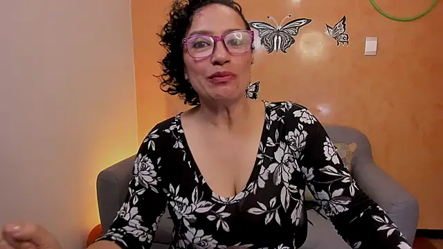 scarlet wet online show from April 8, 2026, 9:05 pm