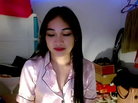 Snapshot of SweetLilly_18 chatting on March 15, 2025, 9:16 pm SweetLilly 18 online show from March 15, 2025, 9:16 pm