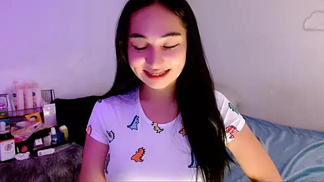 Snapshot of SweetLilly_18 chatting on September 27, 2025, 3:34 am SweetLilly 18 online show from September 27, 2025, 3:34 am