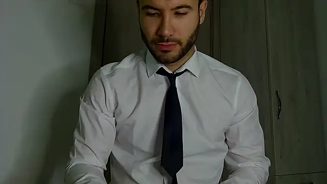 Justynn1 online show from November 17, 2025, 11:09 pm