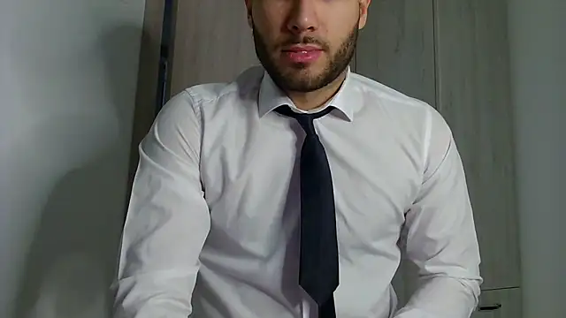 Justynn1 online show from February 18, 2025, 6:15 am