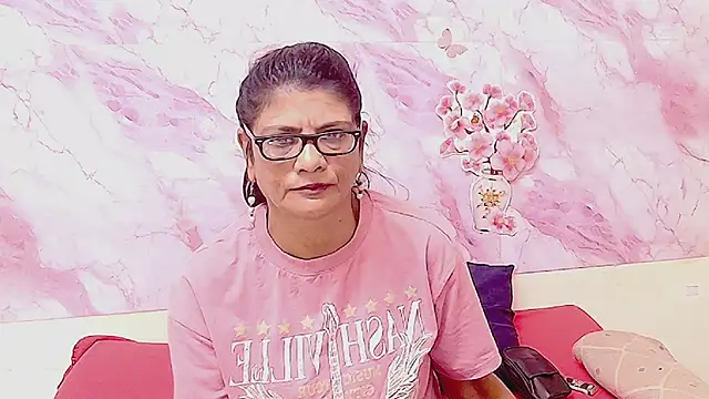 Snapshot of IndianAllure chatting on February 9, 2026, 5:38 am IndianAllure online show from February 9, 2026, 5:38 am