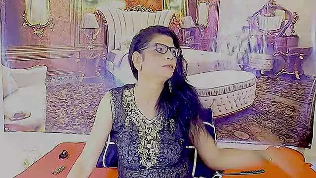 Snapshot of IndianAllure chatting on March 19, 2026, 5:51 am IndianAllure online show from March 19, 2026, 5:51 am