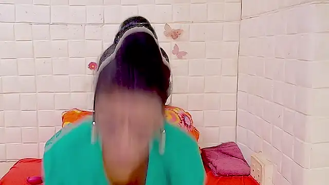 Snapshot of IndianAllure chatting on February 28, 2026, 5:29 am IndianAllure online show from February 28, 2026, 5:29 am