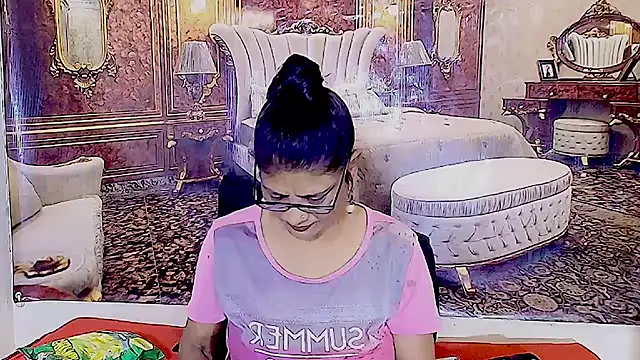 Snapshot of IndianAllure chatting on February 26, 2026, 5:40 am IndianAllure online show from February 26, 2026, 5:40 am