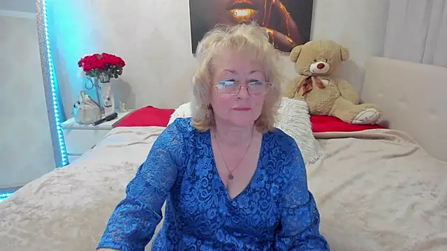 Snapshot of laylaroma chatting on November 17, 2025, 2:32 pm laylaroma online show from November 17, 2025, 2:32 pm