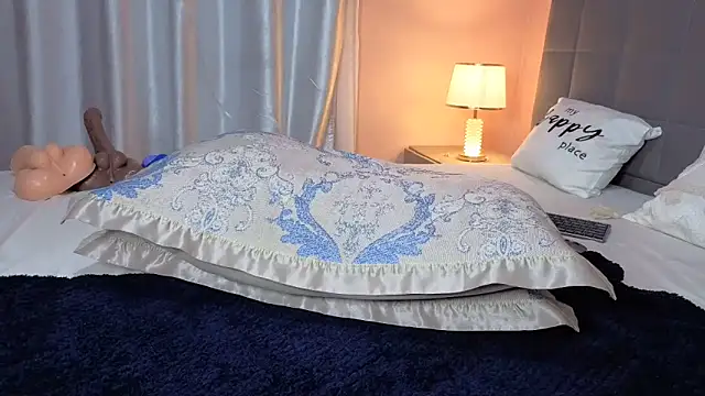 Snapshot of yourgoodcalmebonygirl chatting on December 2, 2025, 8:43 pm yourgoodcalmebonygirl online show from December 2, 2025, 8:43 pm