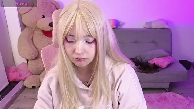 Snapshot of KuroChan420 chatting on May 3, 2026, 1:55 am KuroChan420 online show from May 3, 2026, 1:55 am