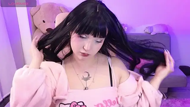 Snapshot of KuroChan420 chatting on May 20, 2026, 3:03 am KuroChan420 online show from May 20, 2026, 3:03 am