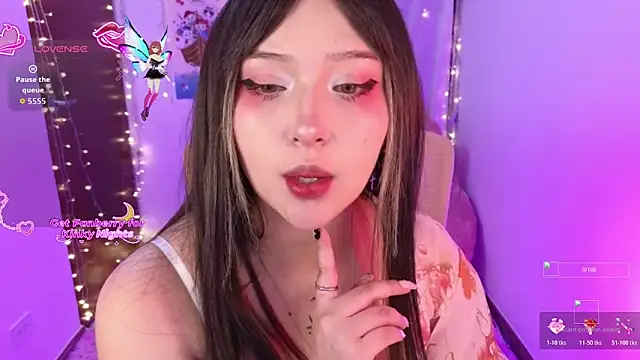 Snapshot of KuroChan420 chatting on November 12, 2025, 12:37 am KuroChan420 online show from November 12, 2025, 12:37 am