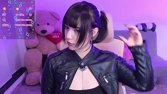 KuroChan420 online show from July 19, 2026, 4:43 am