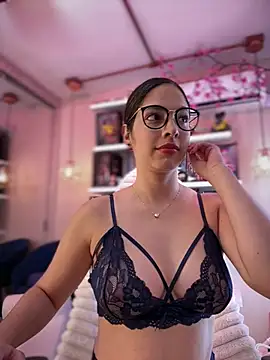 Zoe Bae online show from July 14, 2026, 2:38 am