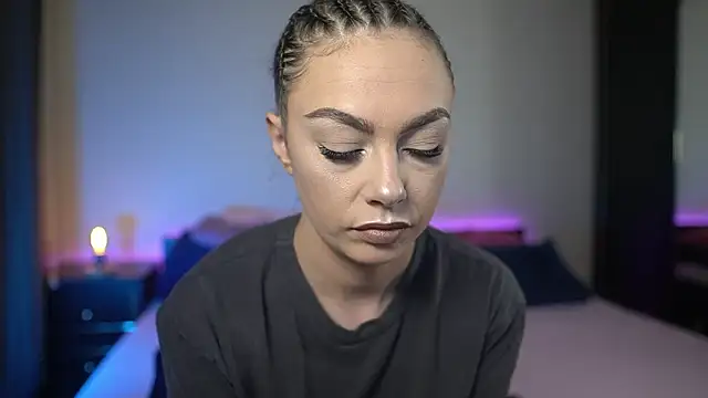 Snapshot of TiffanyPierce chatting on February 3, 2026, 9:09 pm TiffanyPierce online show from February 3, 2026, 9:09 pm