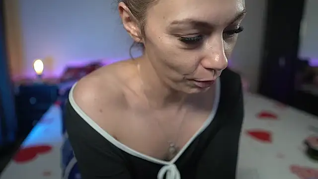 TiffanyPierce online show from December 4, 2025, 9:36 pm