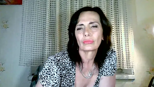Snapshot of DreamMarianna chatting on June 9, 2026, 9:16 pm DreamMarianna online show from June 9, 2026, 9:16 pm