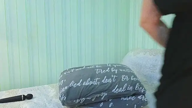  Lily  online show from July 28, 2026, 12:48 pm