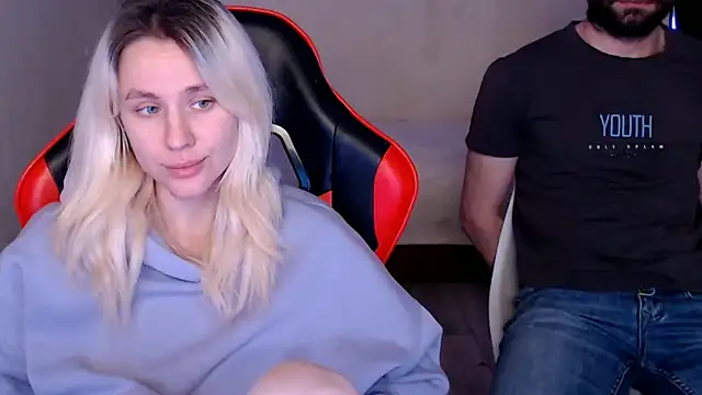 Snapshot of Mila_Jon chatting on December 7, 2024, 1:13 pm Mila Jon online show from December 7, 2024, 1:13 pm