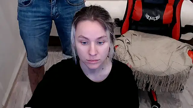 Snapshot of Mila_Jon chatting on December 6, 2024, 6:09 am Mila Jon online show from December 6, 2024, 6:09 am