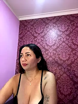 Snapshot of juliana_diaz chatting on November 28, 2025, 11:21 am juliana diaz online show from November 28, 2025, 11:21 am